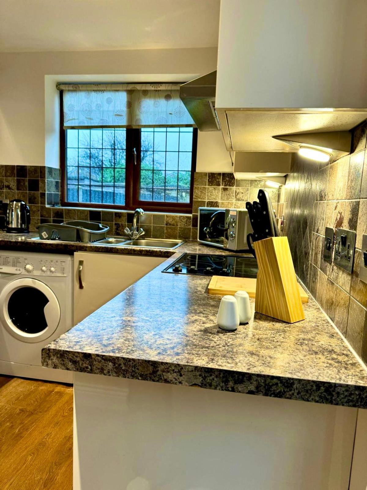 3Br House Ossett-Wakefield, Free Parking 3 Cars Wi Fi Long Stays 외부 사진